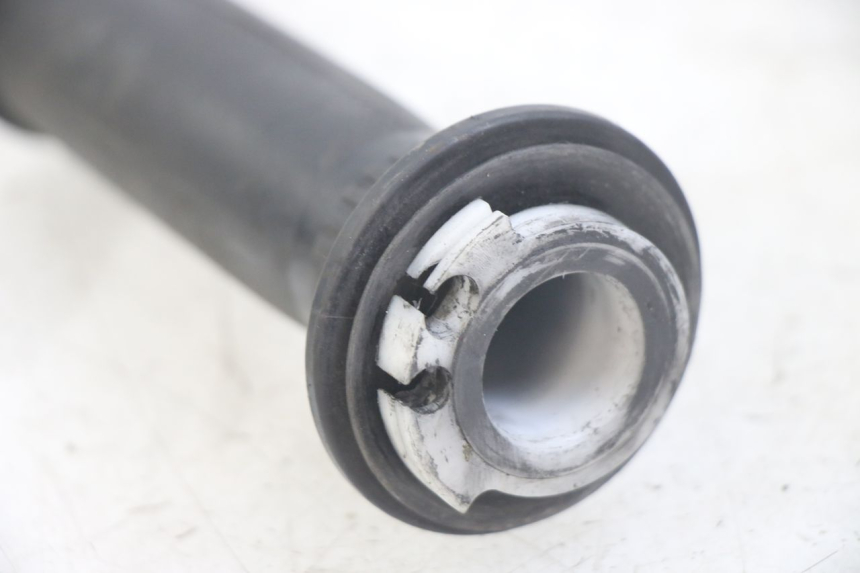 photo de THROTTLE GRIP YAMAHA XJN DIVERSION 600 (2000 - 2003) - Zoom on usage condition