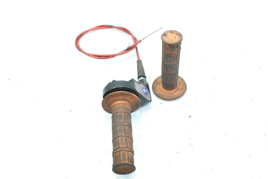 photo de THROTTLE GRIP ZHEJIANG XMOTOS XB-81 50 - Alternative perspective