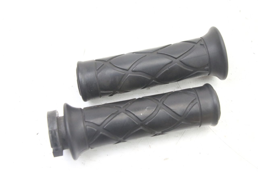 photo de THROTTLE GRIP YAMAHA YP MAJESTY 125 (2007 - 2010) - Main view
