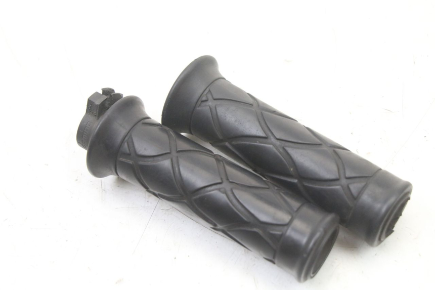 photo de THROTTLE GRIP YAMAHA YP MAJESTY 125 (2007 - 2010) - Component detail