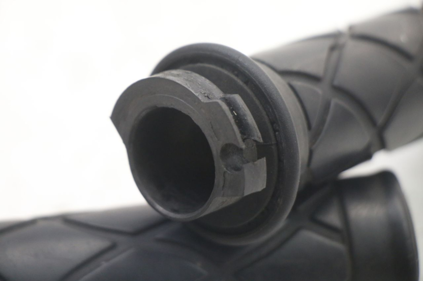 photo de THROTTLE GRIP YAMAHA YP MAJESTY 125 (2007 - 2010) - Zoom on usage condition