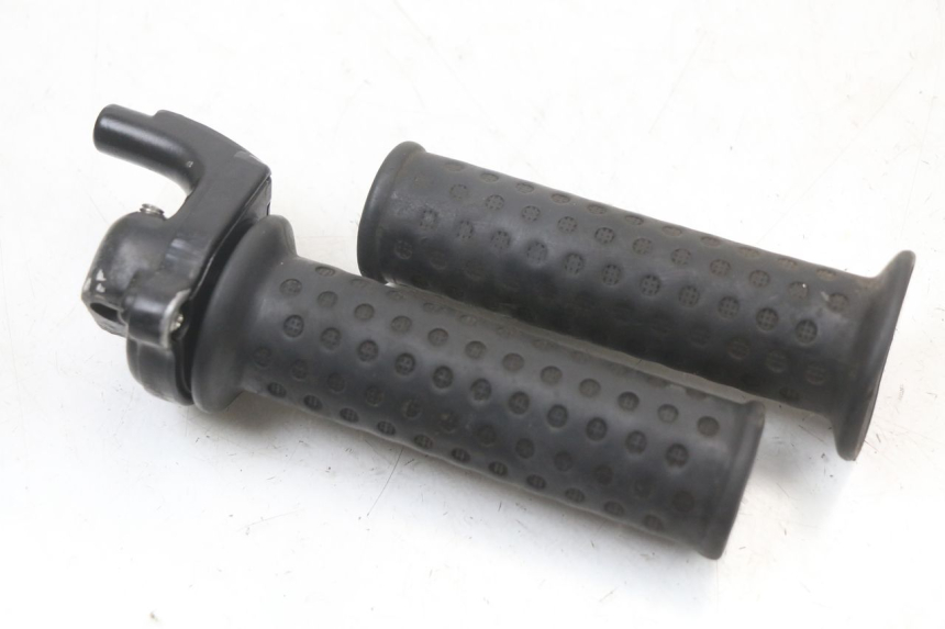 photo de THROTTLE GRIP PIAGGIO ZIP 2T 50 (2009 - 2019) - Zoom on usage condition