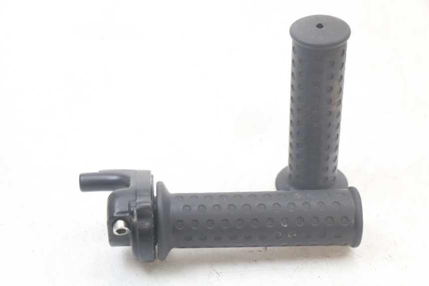 photo de THROTTLE GRIP PIAGGIO ZIP 2T 50 (2009 - 2019) - Zoom on usage condition