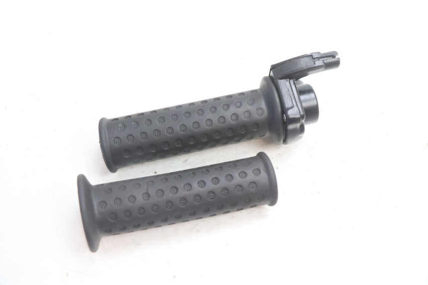 photo de THROTTLE GRIP PIAGGIO ZIP 2T 50 (2009 - 2019) - Zoom on usage condition