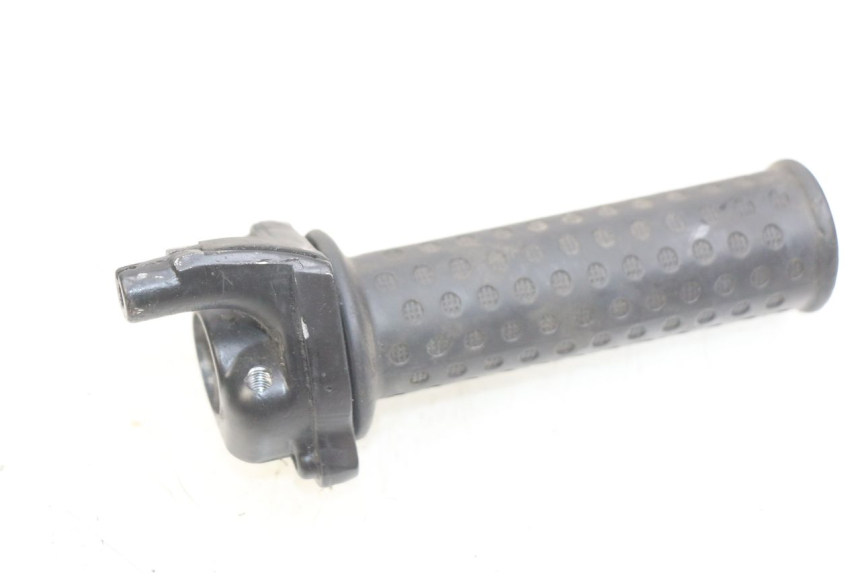 photo de THROTTLE GRIP PIAGGIO ZIP 4T 50 (2018 - 2020) - Zoom on usage condition