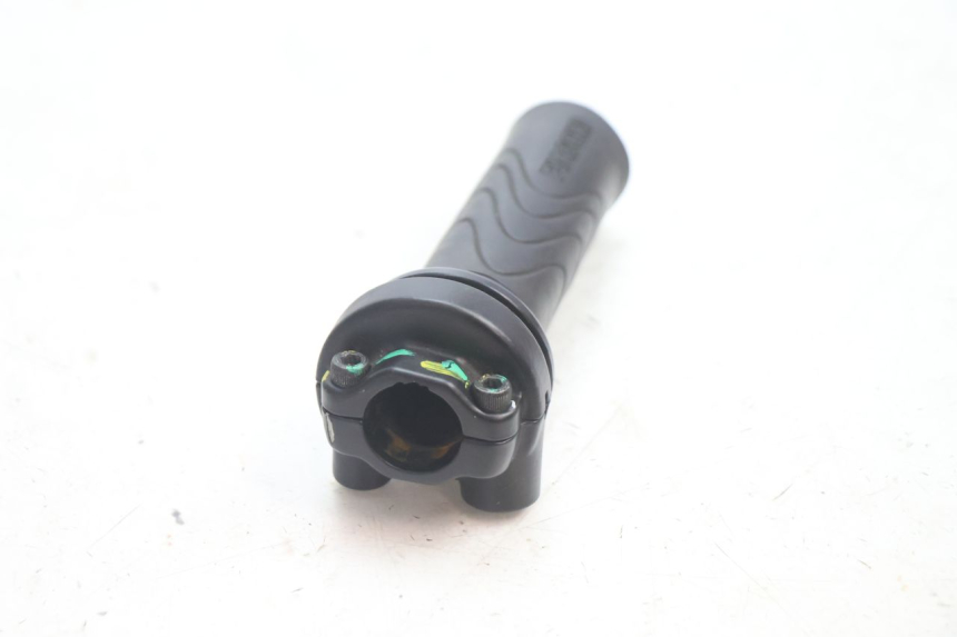 photo de THROTTLE GRIP PIAGGIO ZIP 4T 50 (2018 - 2020) - Component detail