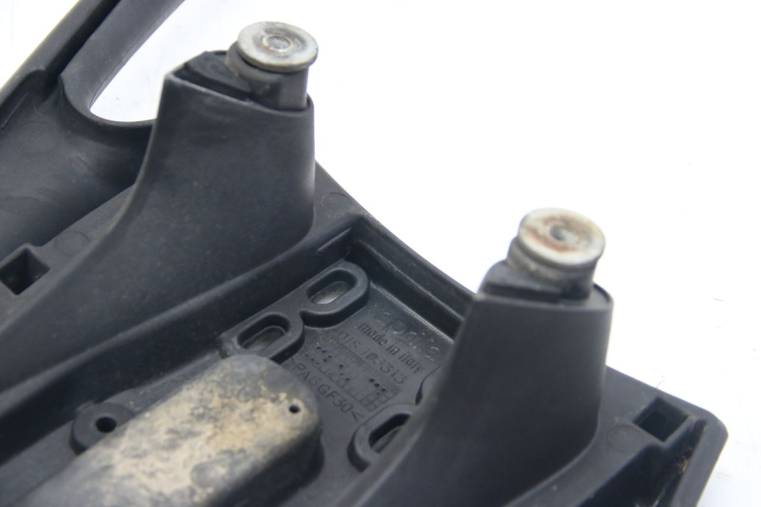 photo de REAR HANDLEBARS APRILIA ATLANTIC 500 (2002 - 2003) - Fixing points details