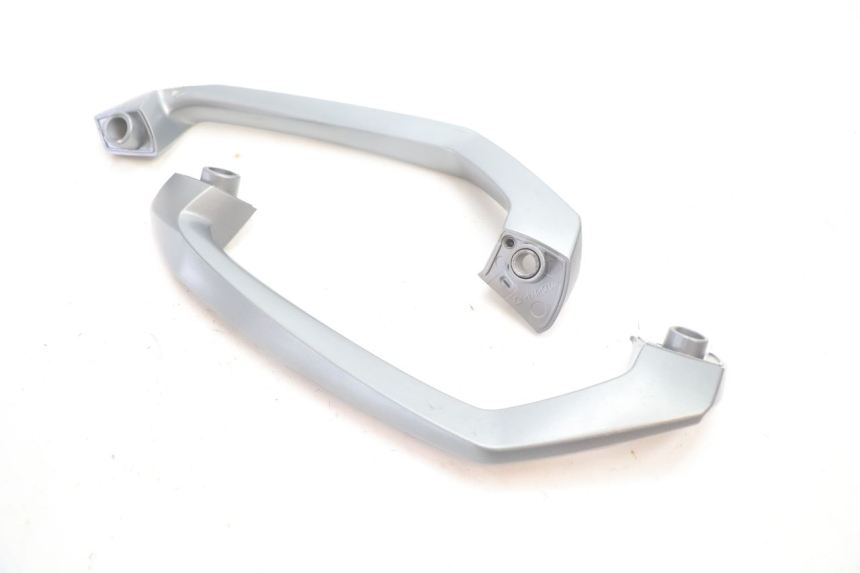 photo de GRAB RAIL BMW C SPORT 650 (2015 - 2021) - Surface and material condition