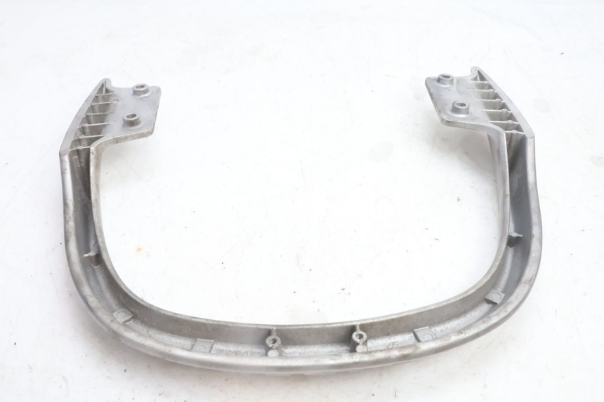 photo de GRAB RAIL PEUGEOT CITYSTAR 125 (2011 - 2017) - Zoom on usage condition