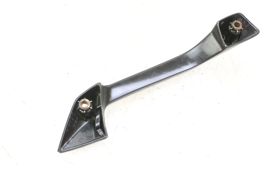 photo de RIGHT GRAB RAIL  GILERA NEXUS 300 (2008 - 2013) - Zoom on usage condition