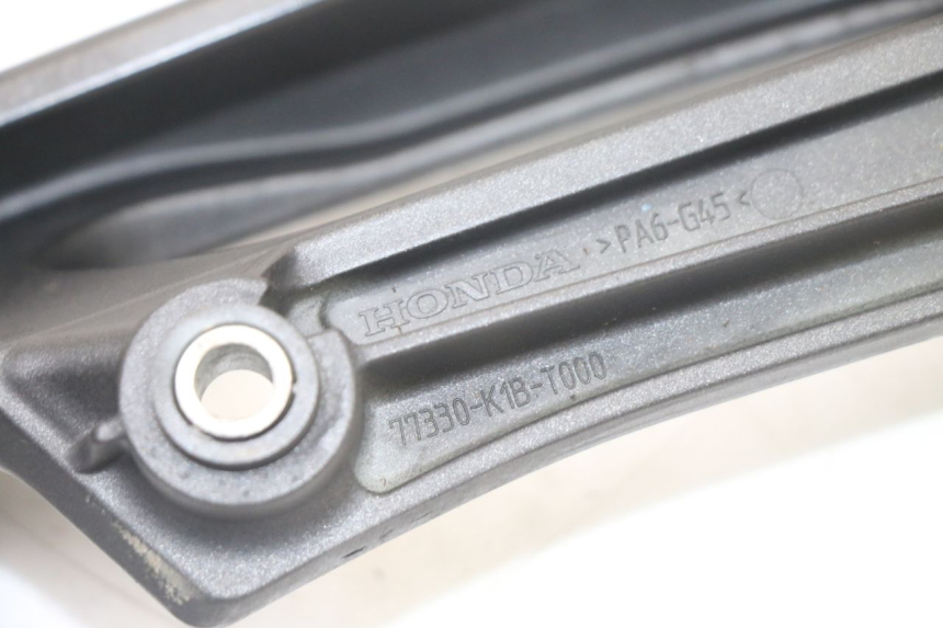 photo de RIGHT GRAB RAIL  HONDA FORZA 125 (2021 - 2025) - Fixing points details