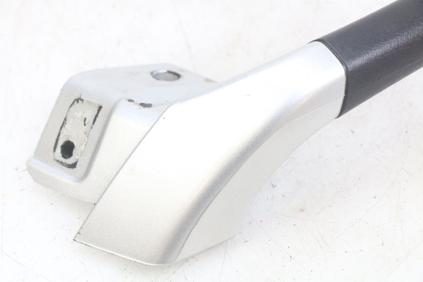 photo de RIGHT REAR HANDLEBAR PIAGGIO MP3 LT 400 (2007 - 2012) - Zoom on usage condition