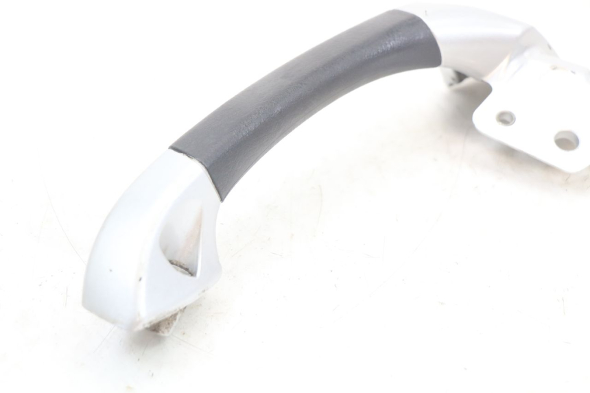 photo de RIGHT REAR HANDLEBAR PIAGGIO MP3 LT 400 (2007 - 2012) - Zoom on usage condition