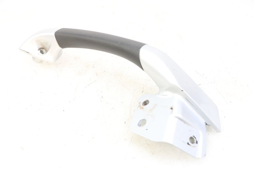 photo de RIGHT GRAB RAIL  PIAGGIO MP3 LT 300 (2010 - 2016) - Surface and material condition