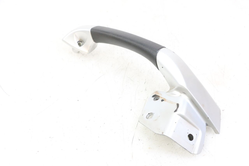 photo de RIGHT REAR HANDLEBAR PIAGGIO MP3 LT 400 (2007 - 2012) - Alternative perspective