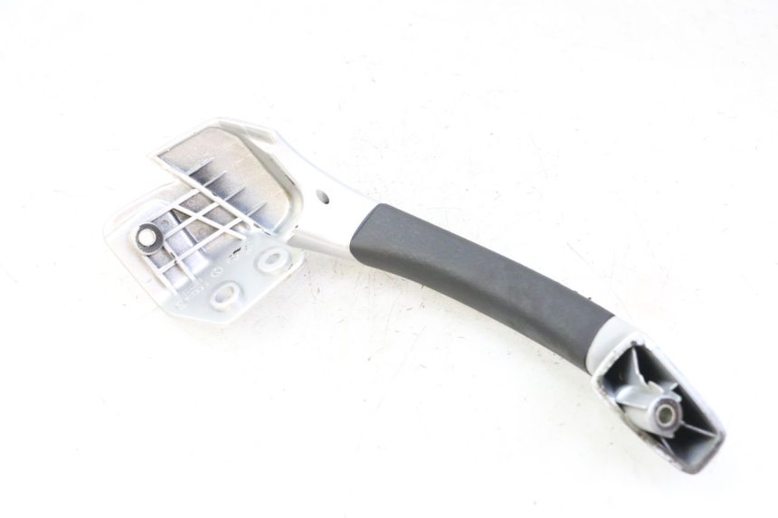 photo de RIGHT REAR HANDLEBAR PIAGGIO MP3 LT 400 (2007 - 2012) - Zoom on usage condition