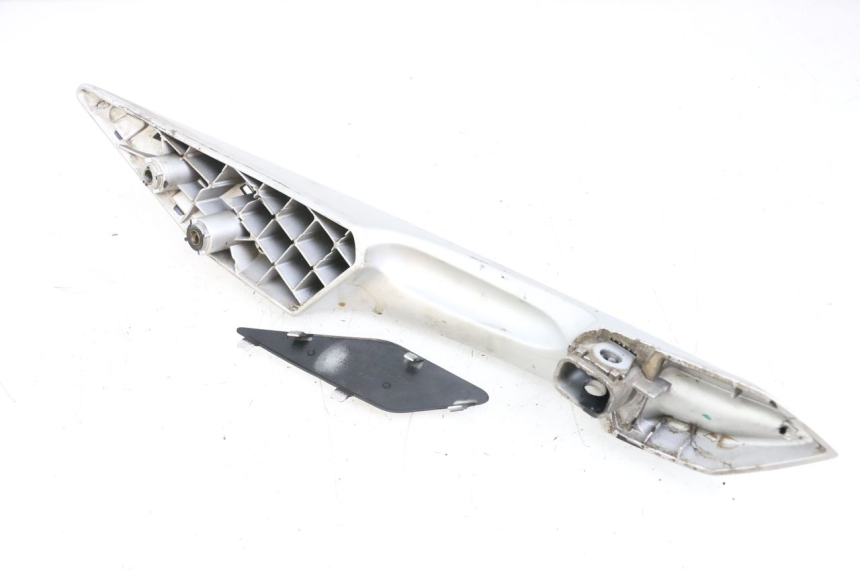 photo de RIGHT GRAB RAIL  PEUGEOT SATELIS 125 (2010 - 2012) - Alternative perspective