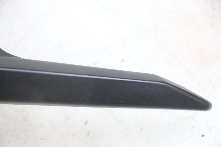 photo de RIGHT REAR HANDLEBAR YAMAHA X-MAX XMAX 125 (2010 - 2013) - Zoom on usage condition