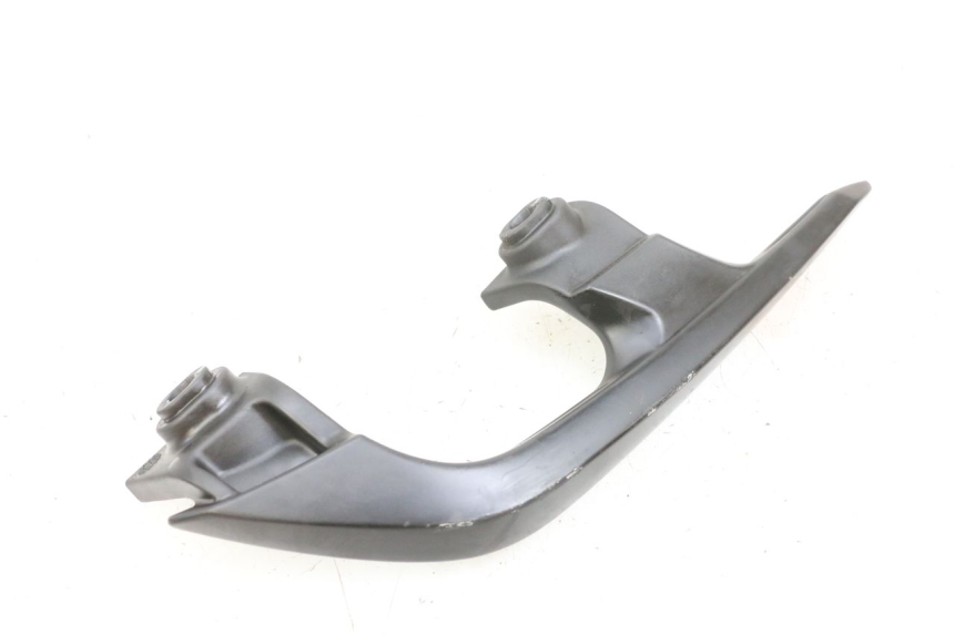 photo de RIGHT REAR HANDLEBAR YAMAHA X-MAX XMAX 125 (2010 - 2013) - Alternative perspective