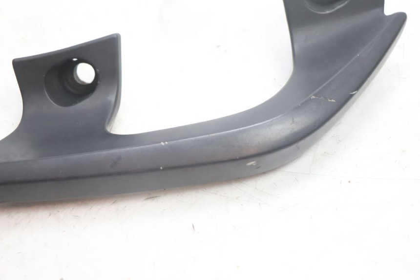 photo de RIGHT REAR HANDLEBAR YAMAHA X-MAX XMAX 125 (2010 - 2013) - Zoom on usage condition