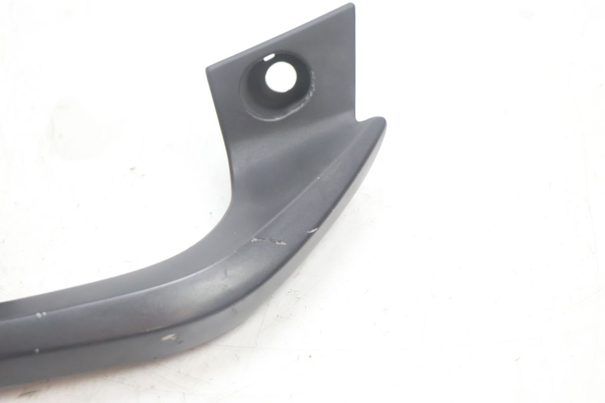 photo de RIGHT REAR HANDLEBAR YAMAHA X-MAX XMAX 125 (2010 - 2013) - Alternative perspective