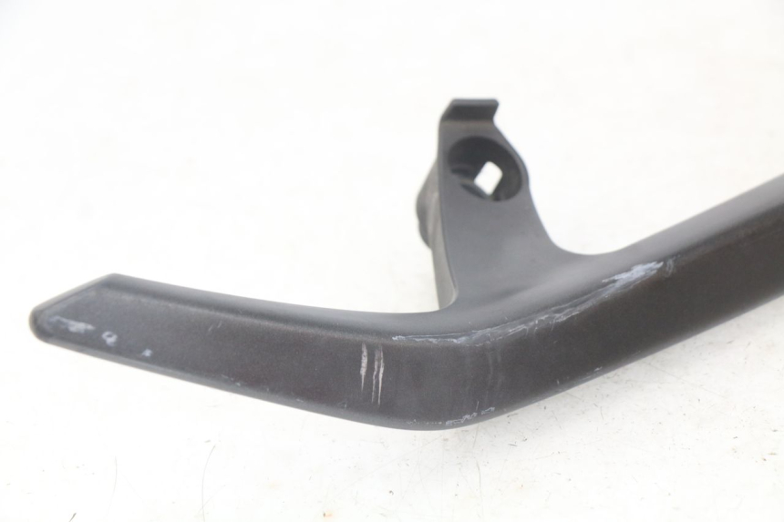 photo de RIGHT GRAB RAIL  YAMAHA XP T-MAX TMAX ABS 530 (2012 - 2015) - Technical close-up