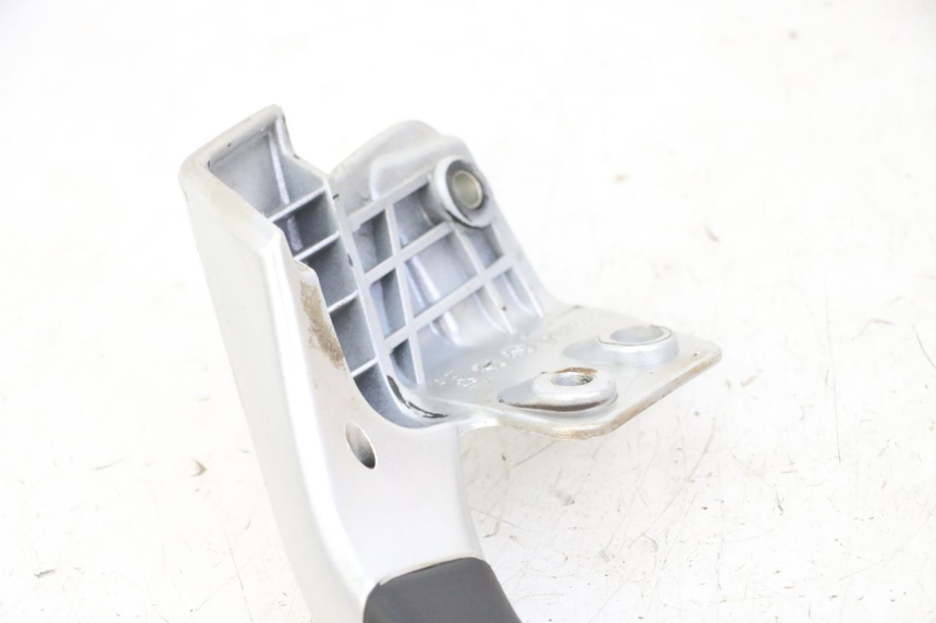 photo de LEFT REAR HANDLEBAR PIAGGIO MP3 LT 300 (2010 - 2016) - Zoom on usage condition