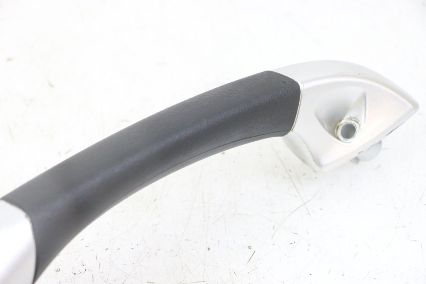 photo de LEFT REAR HANDLEBAR PIAGGIO MP3 LT 300 (2010 - 2016) - Fixing points details