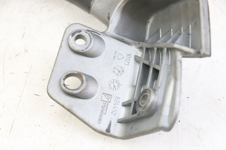 photo de LEFT GRAB RAIL  PIAGGIO MP3 125 (2006 - 2014) - Technical close-up