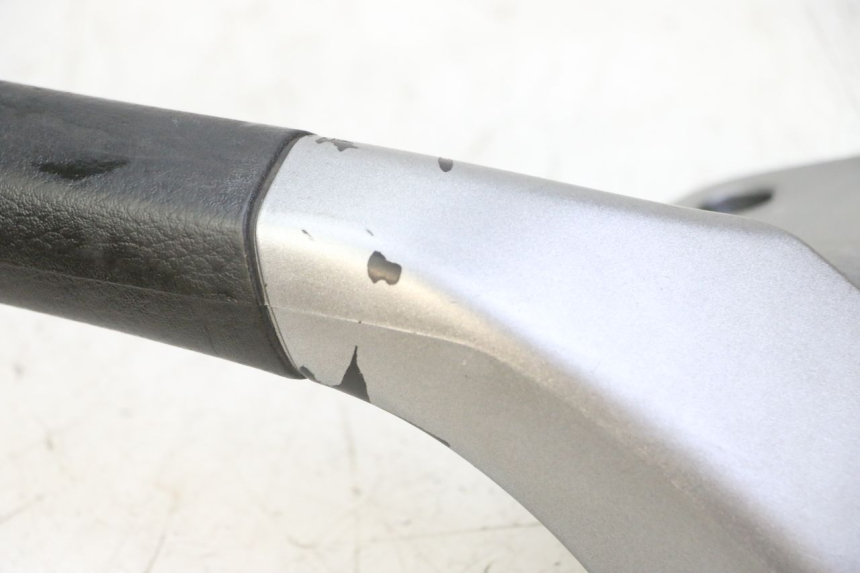 photo de LEFT GRAB RAIL  PIAGGIO MP3 125 (2006 - 2014) - Markings and original references
