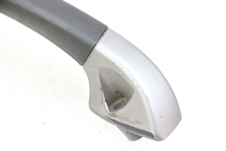 photo de LEFT GRAB RAIL  PIAGGIO MP3 125 (2006 - 2014) - Surface and material condition