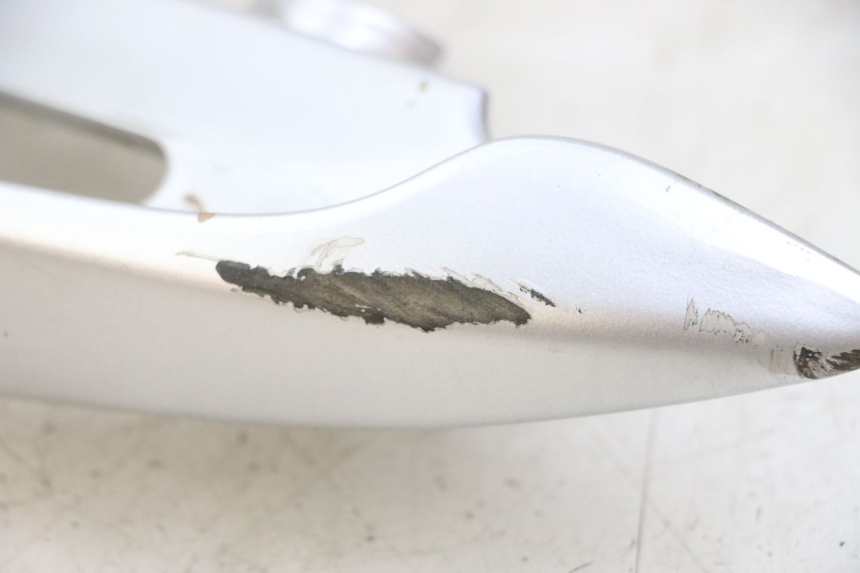 photo de LEFT REAR HANDLEBAR SUZUKI BURGMAN 125 (2007 - 2014) - Zoom on usage condition