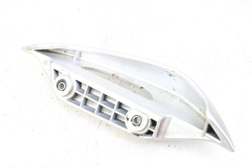 photo de LEFT REAR HANDLEBAR SUZUKI BURGMAN 125 (2007 - 2014) - Technical close-up