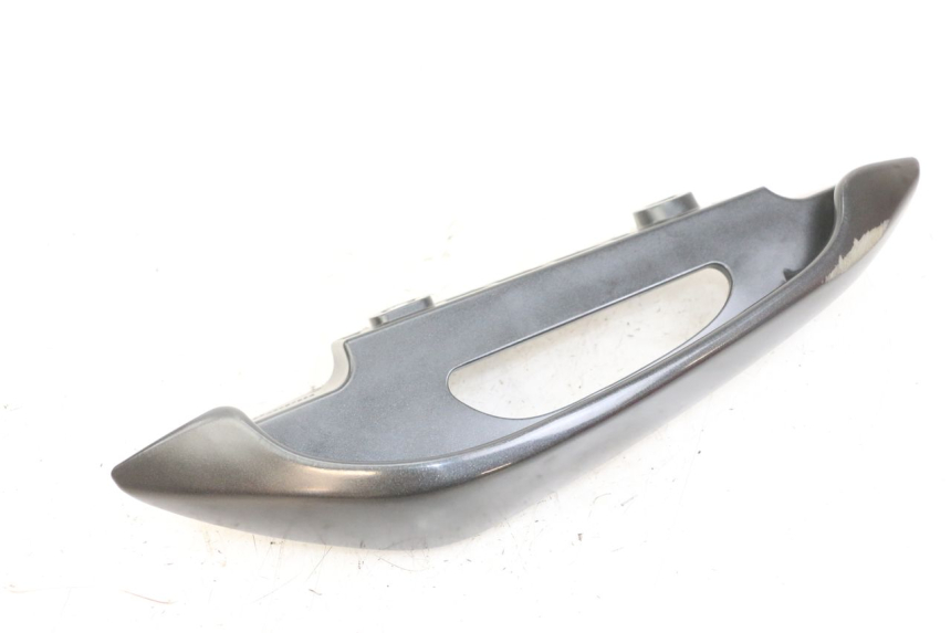 photo de LEFT GRAB RAIL  SUZUKI BURGMAN 125 (2018 - 2021) - Zoom on usage condition