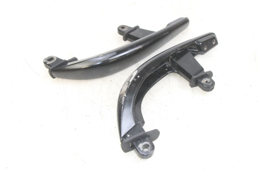 photo de LEFT REAR HANDLEBAR YAMAHA X-MAX XMAX 250 (2006 - 2009) - Technical close-up