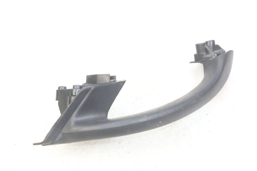 photo de LEFT REAR HANDLEBAR PIAGGIO X9 125 (2000 - 2003) - Zoom on usage condition