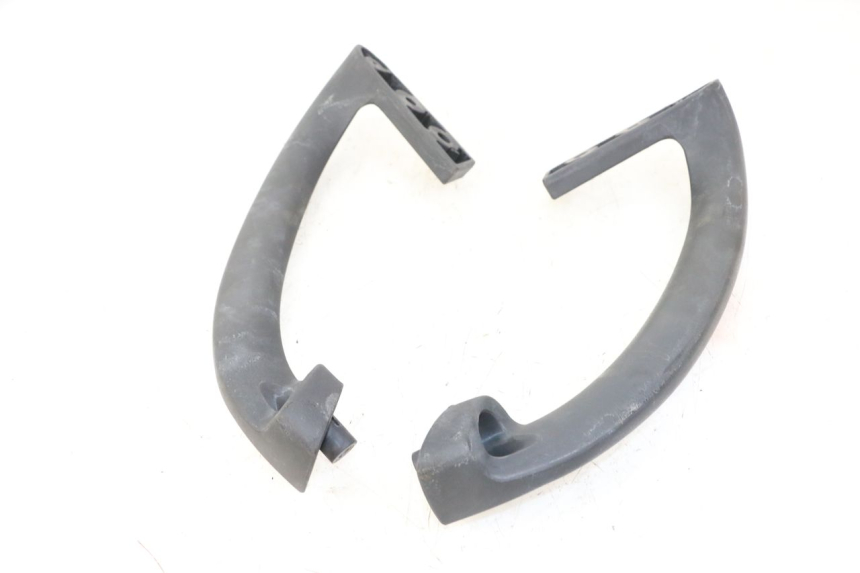 photo de GRAB RAIL KYMCO GRAND DINK 125 (2008 - 2014) - Zoom on usage condition