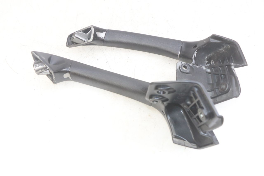 photo de REAR HANDLEBARS PIAGGIO MP3 LT 400 (2007 - 2012) - Alternative perspective