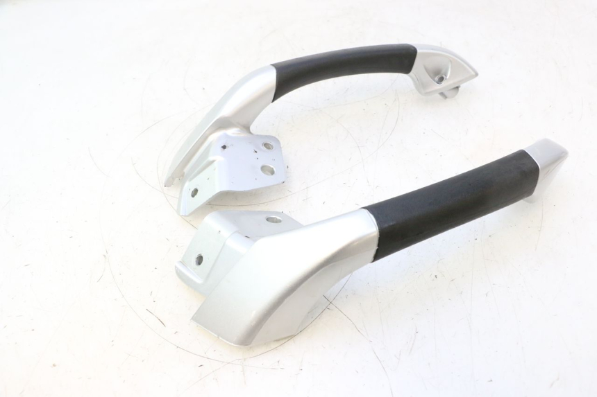 photo de GRAB RAIL  PIAGGIO MP3 LT 300 (2010 - 2016) - Surface and material condition