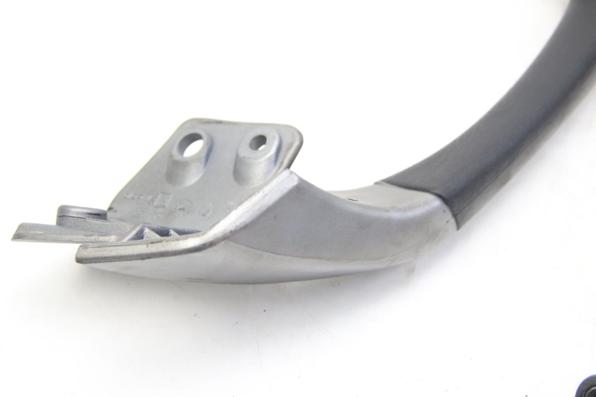 photo de REAR HANDLEBARS PIAGGIO MP3 125 (2006 - 2014) - Component detail