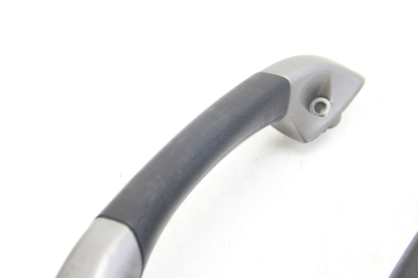 photo de REAR HANDLEBARS PIAGGIO MP3 125 (2006 - 2014) - Surface and material condition