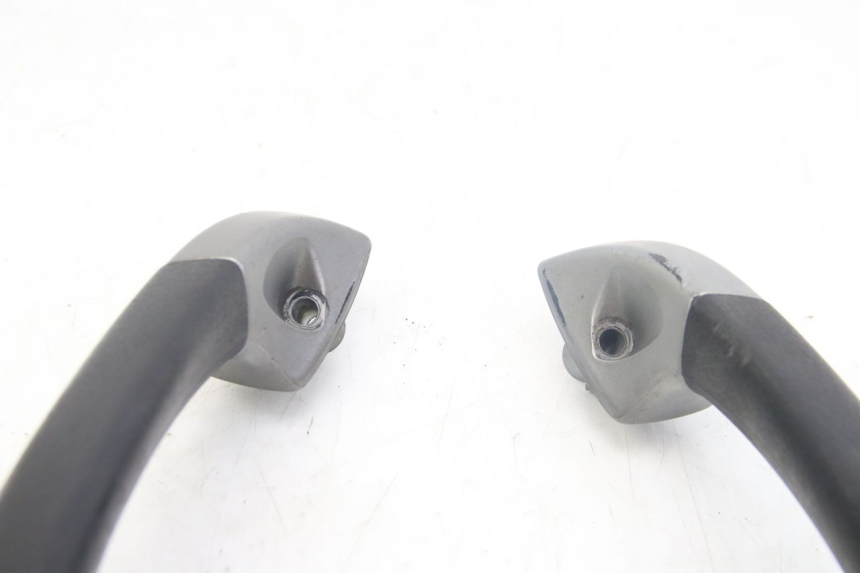 photo de REAR HANDLEBARS PIAGGIO MP3 125 (2006 - 2014) - Fixing points details