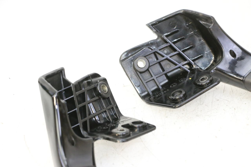 photo de GRAB RAIL PIAGGIO MP3 500 (2011 - 2015) - Zoom on usage condition