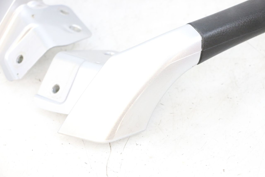 photo de GRAB RAIL PIAGGIO MP3 RL 250 (2006 - 2010) - Additional view of the item