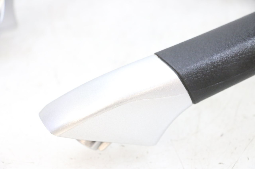 photo de GRAB RAIL PIAGGIO MP3 RL 250 (2006 - 2010) - Supplementary product photo