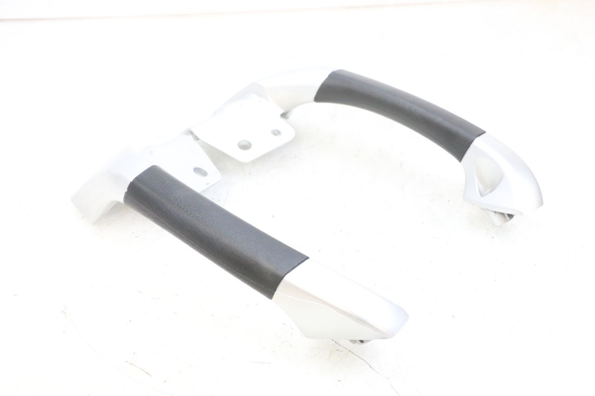 photo de GRAB RAIL PIAGGIO MP3 RL 250 (2006 - 2010) - Surface and material condition