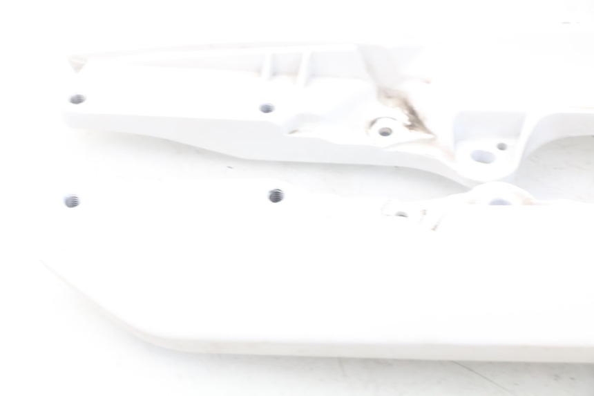 photo de GRAB RAIL  MBK MW TRYPTIK 125 (2017 - 2022) - Distinctive features