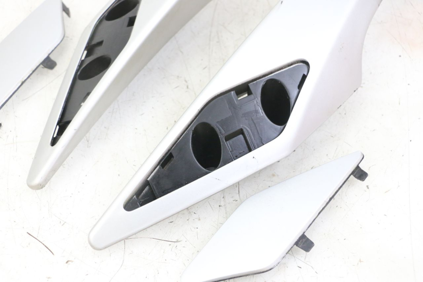 photo de REAR HANDLEBARS PEUGEOT SATELIS 125 (2010 - 2012) - Distinctive features