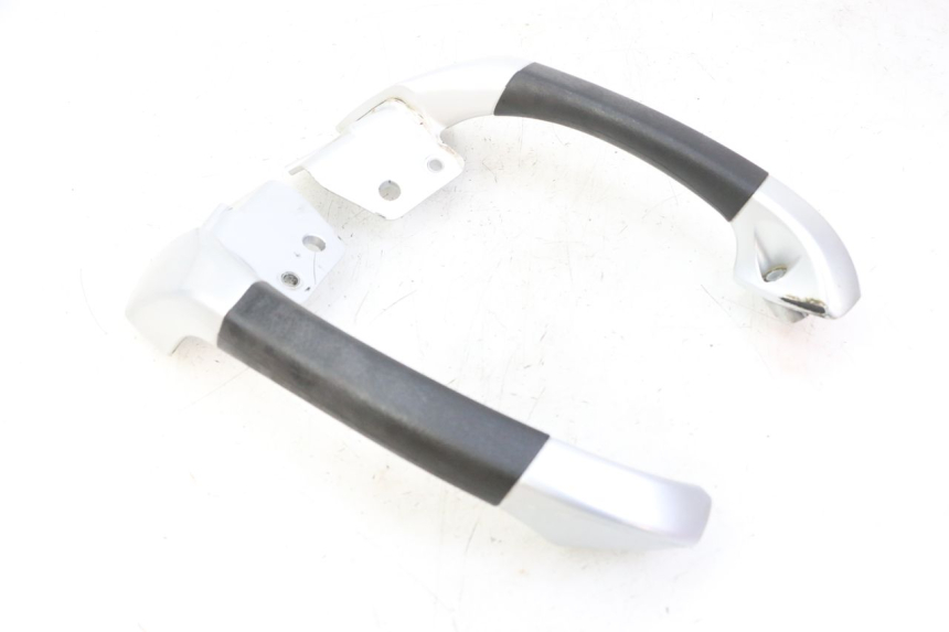 photo de REAR HANDLEBARS PIAGGIO MP3 LT 400 (2007 - 2012) - Alternative perspective