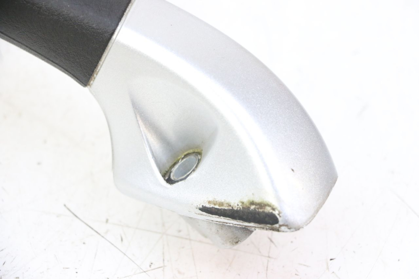 photo de REAR HANDLEBARS PIAGGIO MP3 LT 400 (2007 - 2012) - Technical close-up